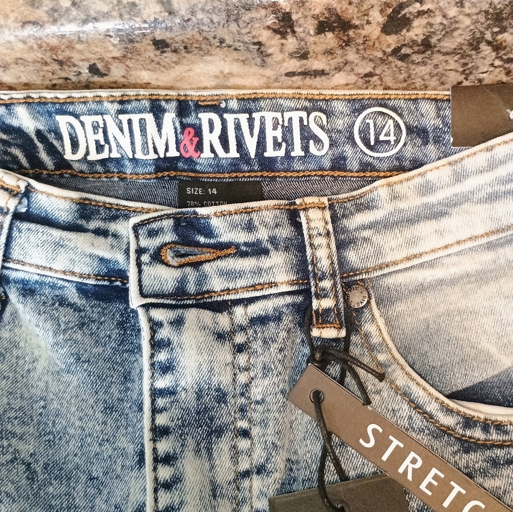 Boys denim jean shorts Denim Rivets Size 14 Urban Shorts - Picture 3 of 8